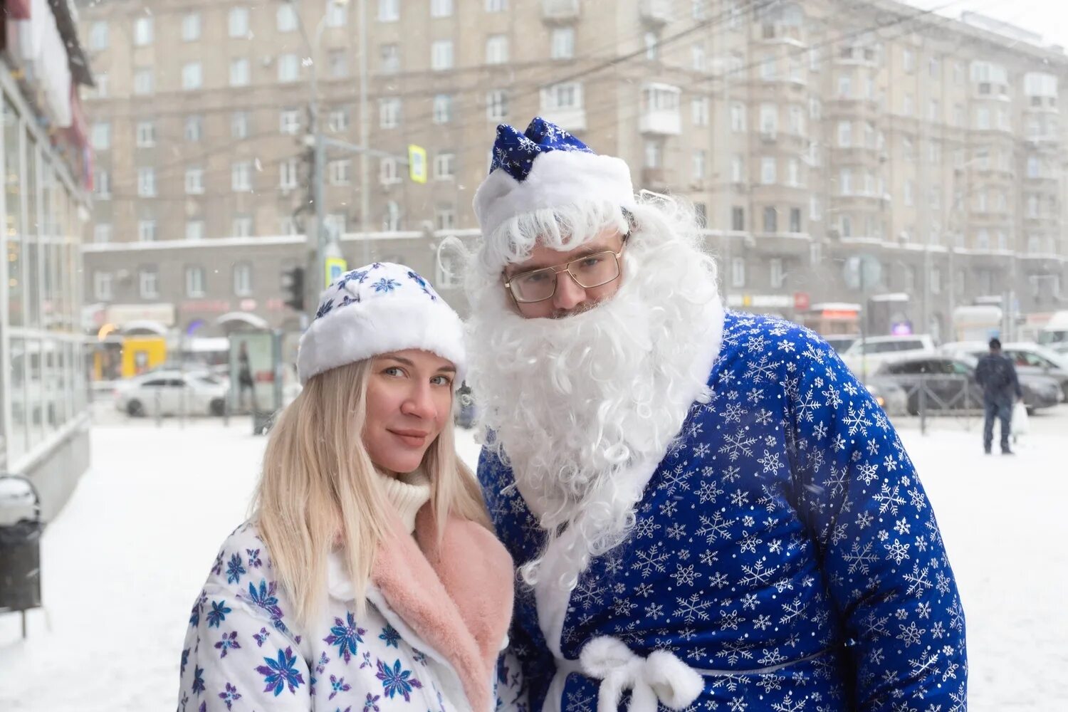 Новогодняя встреча. Интернет магазин томск смартфоны. Будь готов гтрк томск первые. Современный дед мороз. Готов томске.