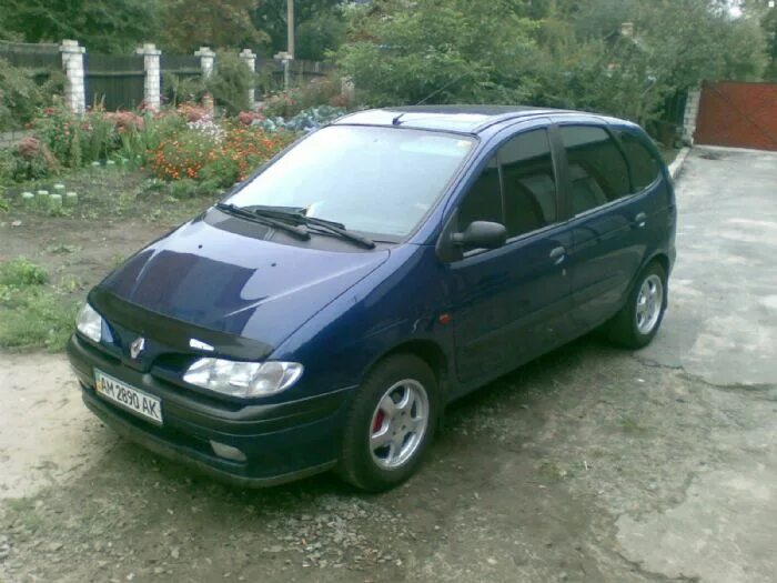 Рено сценик 97 года. Рено сценик 1 1997 года. Renault scenic 1997 год. Рено сценик и 1997 год на колпаках. Renault megane scenic 1.