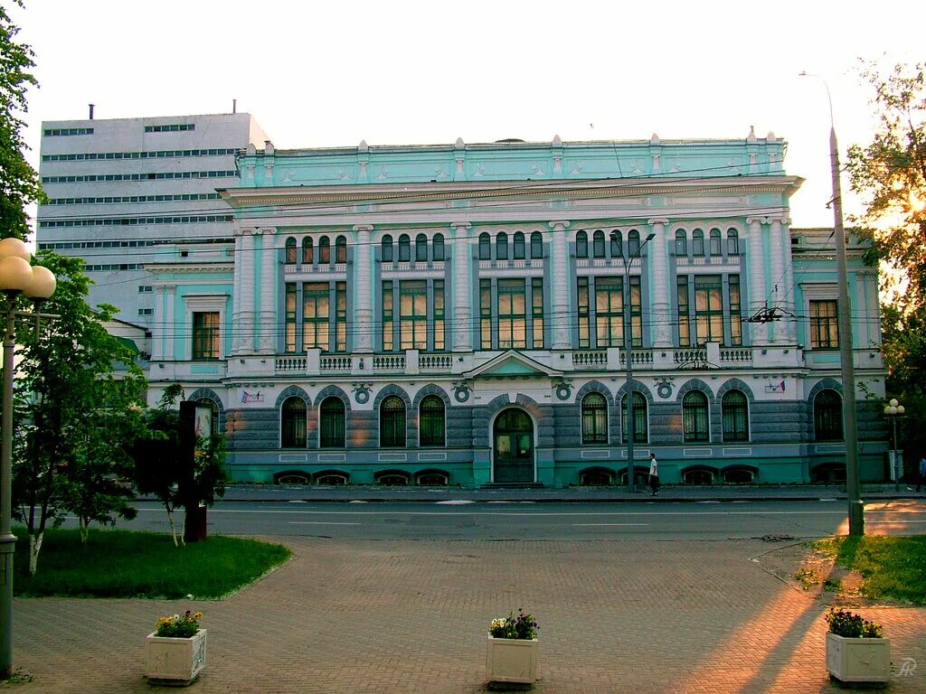 Томск библиотека Томского университета. Научная библиотека ТГУ Томск. Научная библиотека Томского государственного университета. Здание научной библиотеки ТГУ.