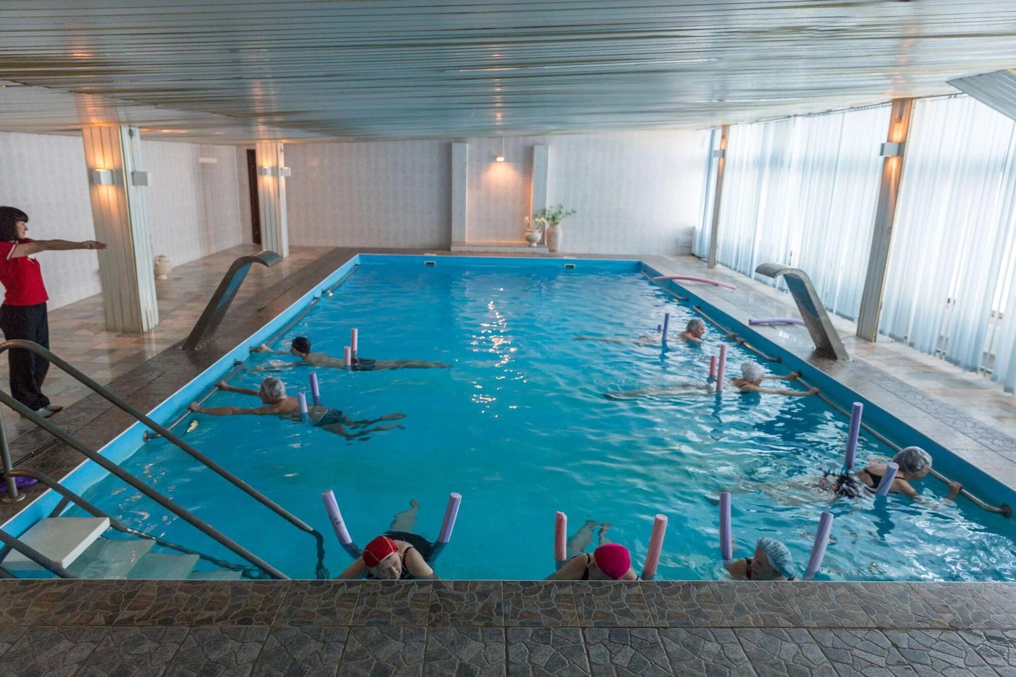 Сестрорецкий курорт ленинградская область. Бассейн сестрорецкий курорт санаторий. Санкт петербург санатории с лечением и бассейном. Санкт петербург санатории с лечением и бассейном. Санаторий белые ночи санкт-петербург.