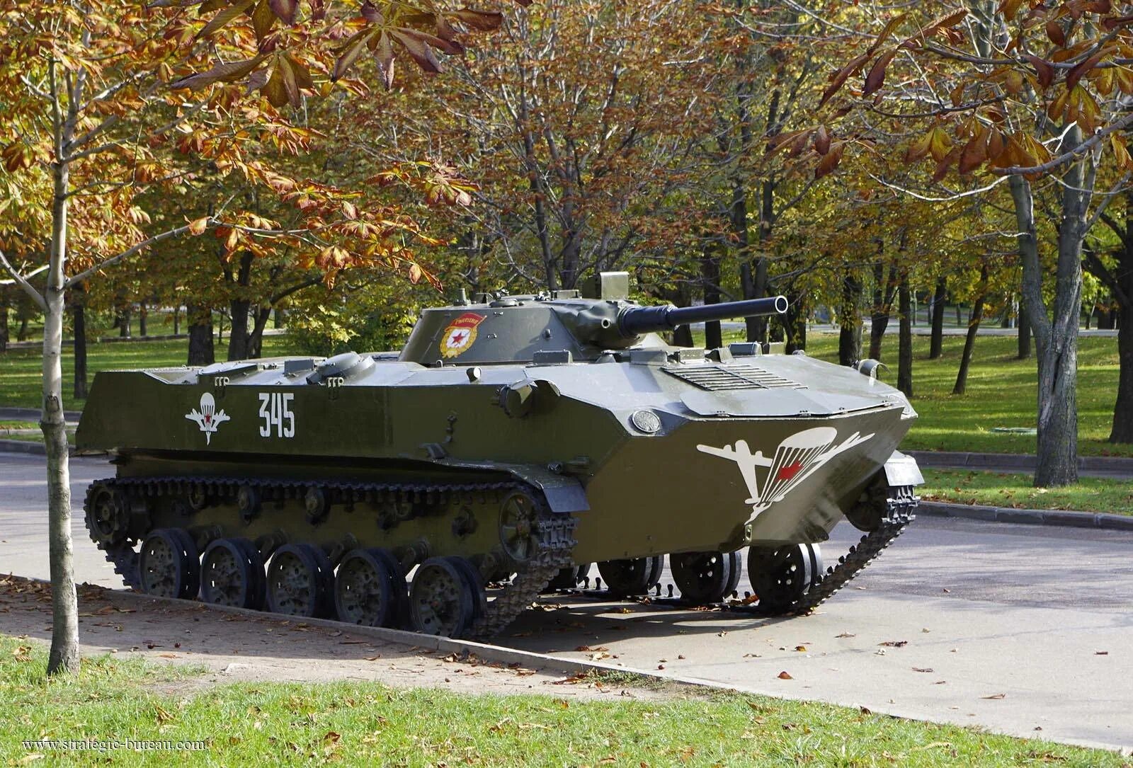 Десант бмд. Десант бмд. Бмд-4м и бтр мдм. Бмд 4 вдв. Бмд-4 м и бтр-мдм «ракушка».