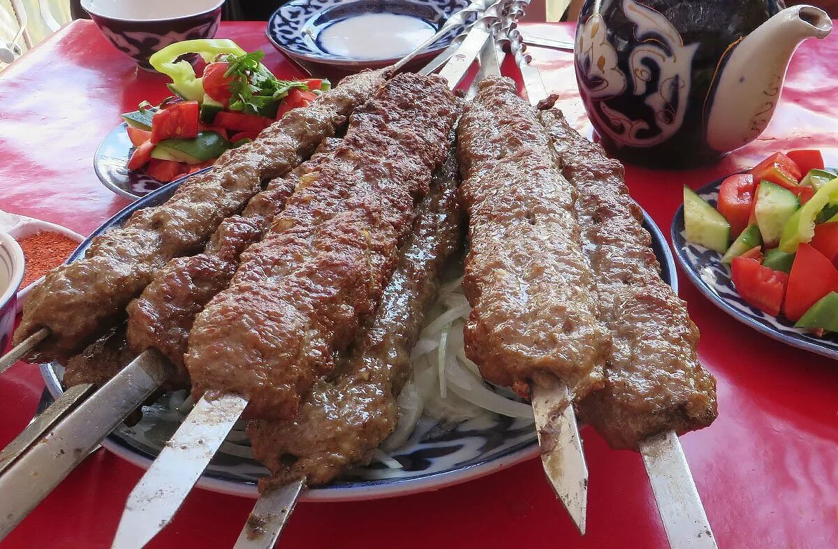 Просто кухня шашлык. Кийма кабоб узбекский. шашлык кийма узбекский. кийма кебаб. бухарский гиждуван шашлык.