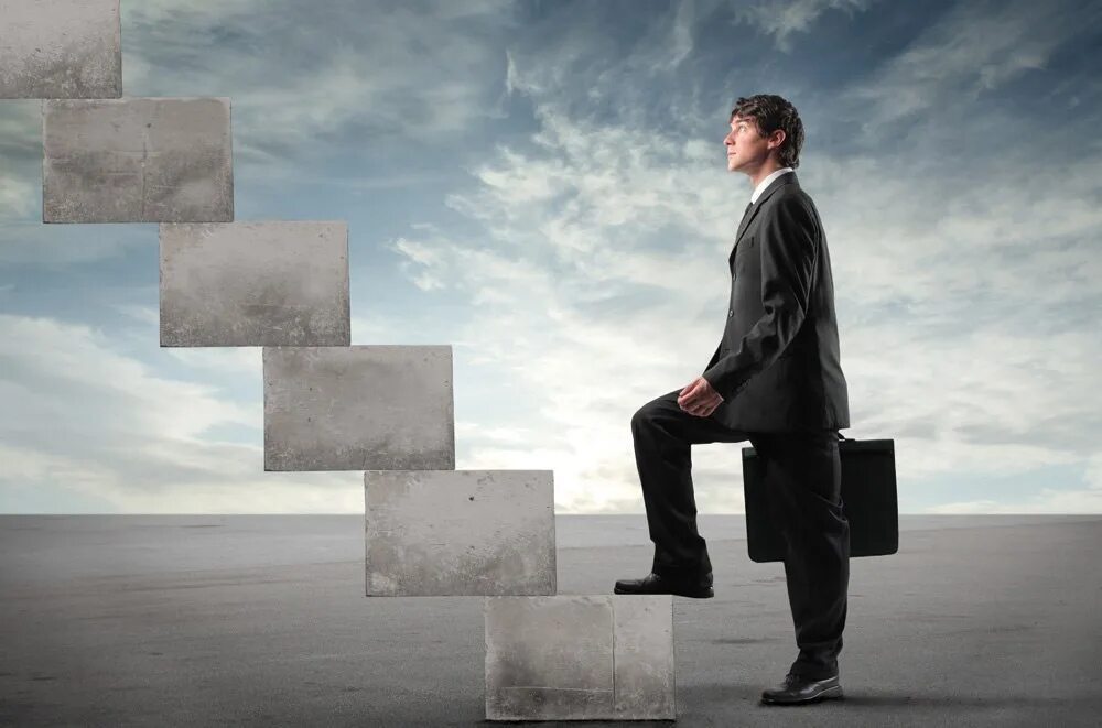 Трудолюбивый человек. Стремление к деятельности. Успешный человек. Стремление к карьере. Самореализация успех.