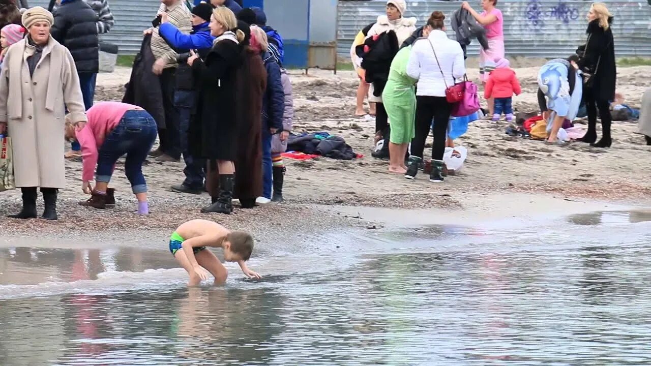 19 января 2015. Крещение в Севастополе. Новошахтинск городской Водохреща фото пляжа.