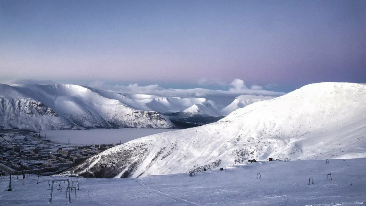 Кировск горы хибины курорт. Мурманск большой вудъявр. Кировск горы хибины курорт. Горнолыжка хибины кировск. Горнолыжный курорт мурманск кировск.