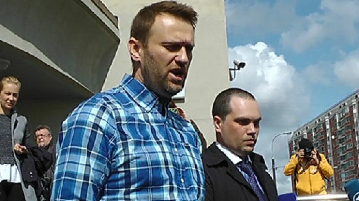 Задержание Навального с женой.