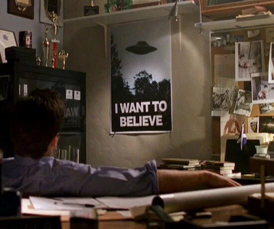 Картина i want to believe. I want to believe плакат. Плакат фокса малдера i want to believe. Too good to believe. I want to believe плакат.
