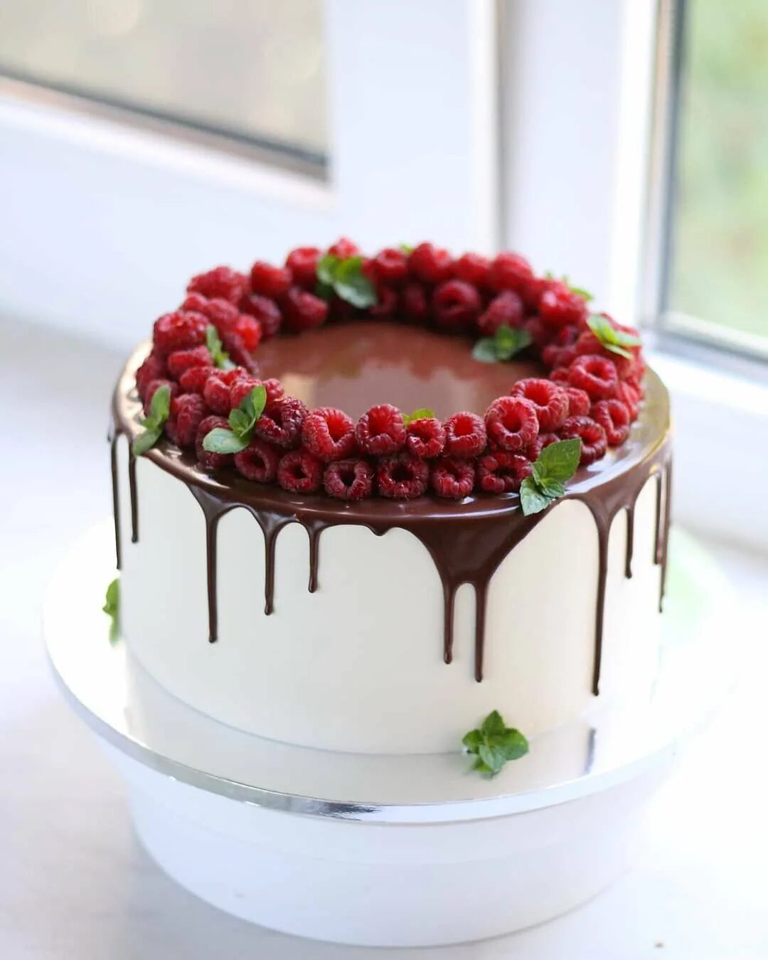 торт с подтеками