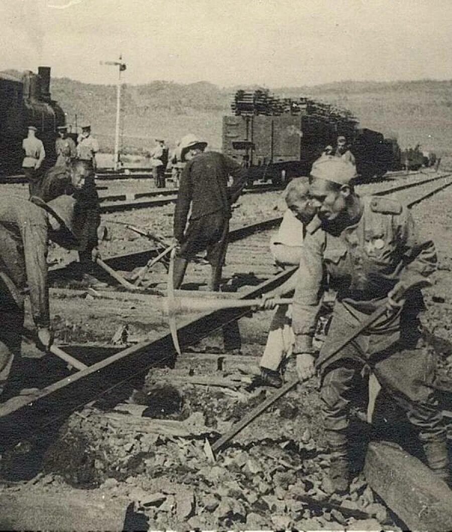 Железные дороги в отечественной. Железнодорожные войска СССР 1941-1945. ЖДВ В ВОВ.1941 1945. Железнодорожные войска 1941 СССР. Путейцы в годы войны 1941-1945.