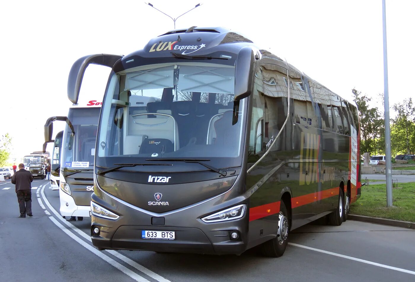 Estonia bus pilot. Санкт петербург эстония автобус. Таллин автобус. Икарус люкс 1972. Lux express автобусы санкт-петербург таллин.
