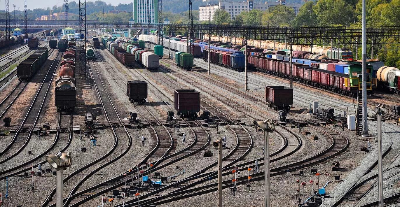 Западно-сибирская железная дорога станция инская. Сортировочная горка станции ясиноватая. Станция лужская сортировочный парк. Железнодорожная станция ржд. Сортировочная горка ржд.