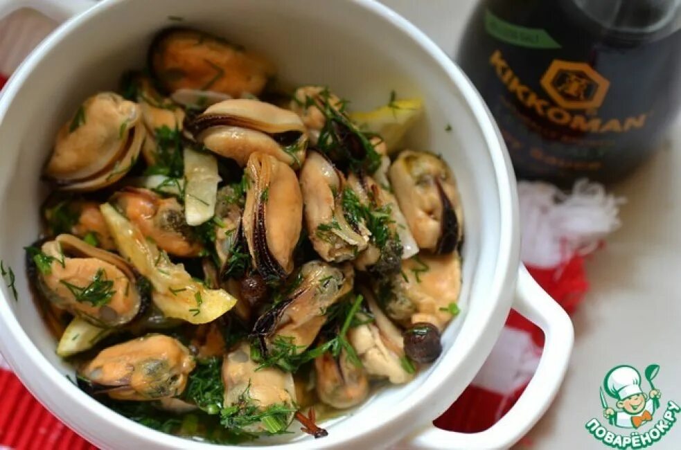 Мидии маринованные. Мидии маринованные в масле. Мидии в чесночном масле. Как замариновать мидии замороженные. Зуппа галлура (zuppa gallurese) фото.