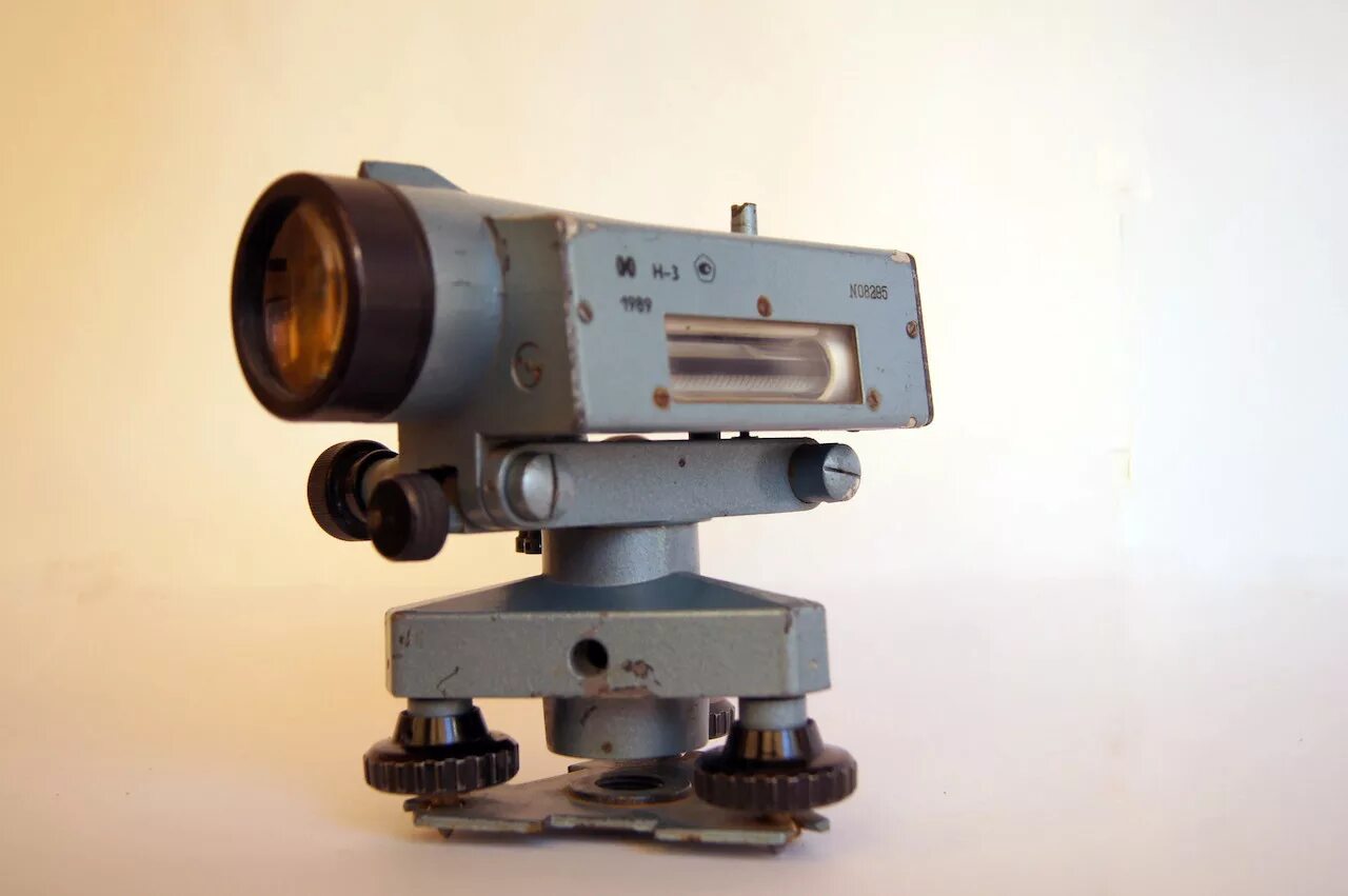 Нивелир уомз 4н-3кл. Нивелир уомз 4н-3кл. Нивелир оптический н-3. Нивелир 3н-3кл. Геодезический прибор нивелир 2 н 3 н 2 л 3 н.