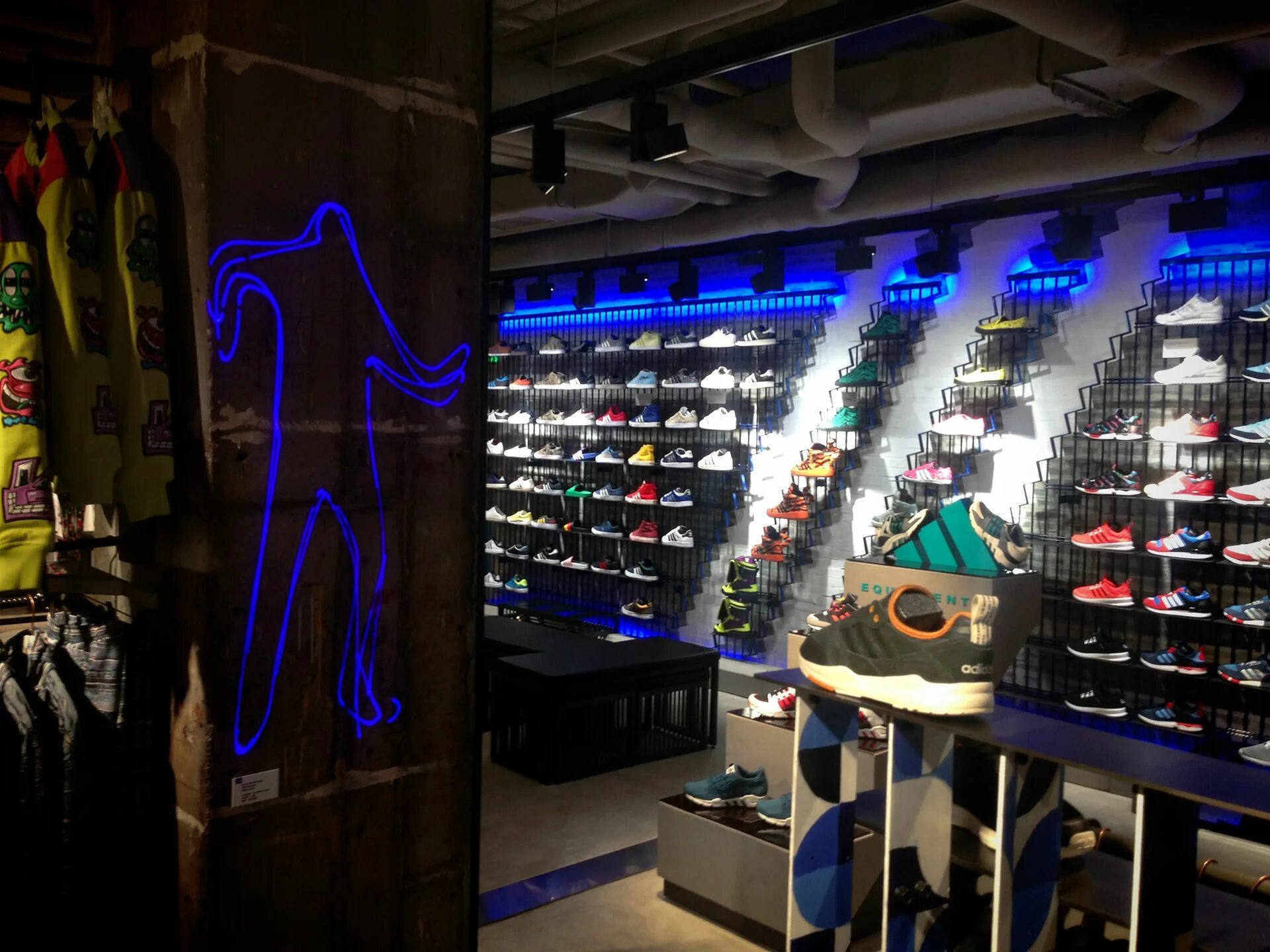 оригинальный магазин адидас. магазин адидас ориджиналс. Adidas shop. оригинальный магазин адидас. оригинальный магазин адидас.