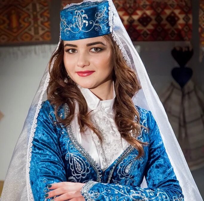 самые красивые крымские татарки. красивые крымские татарки. крымская татарка эминэ. красивые крымские татарки. крымски татарки.