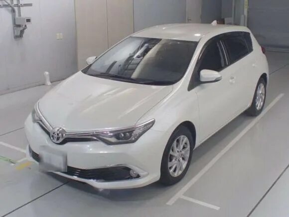 Toyota auris 2015. Toyota auris 2016 hybrid. Тойота аурис 2015. Тойота аурис 2015 год. Toyota auris 2017 sport.