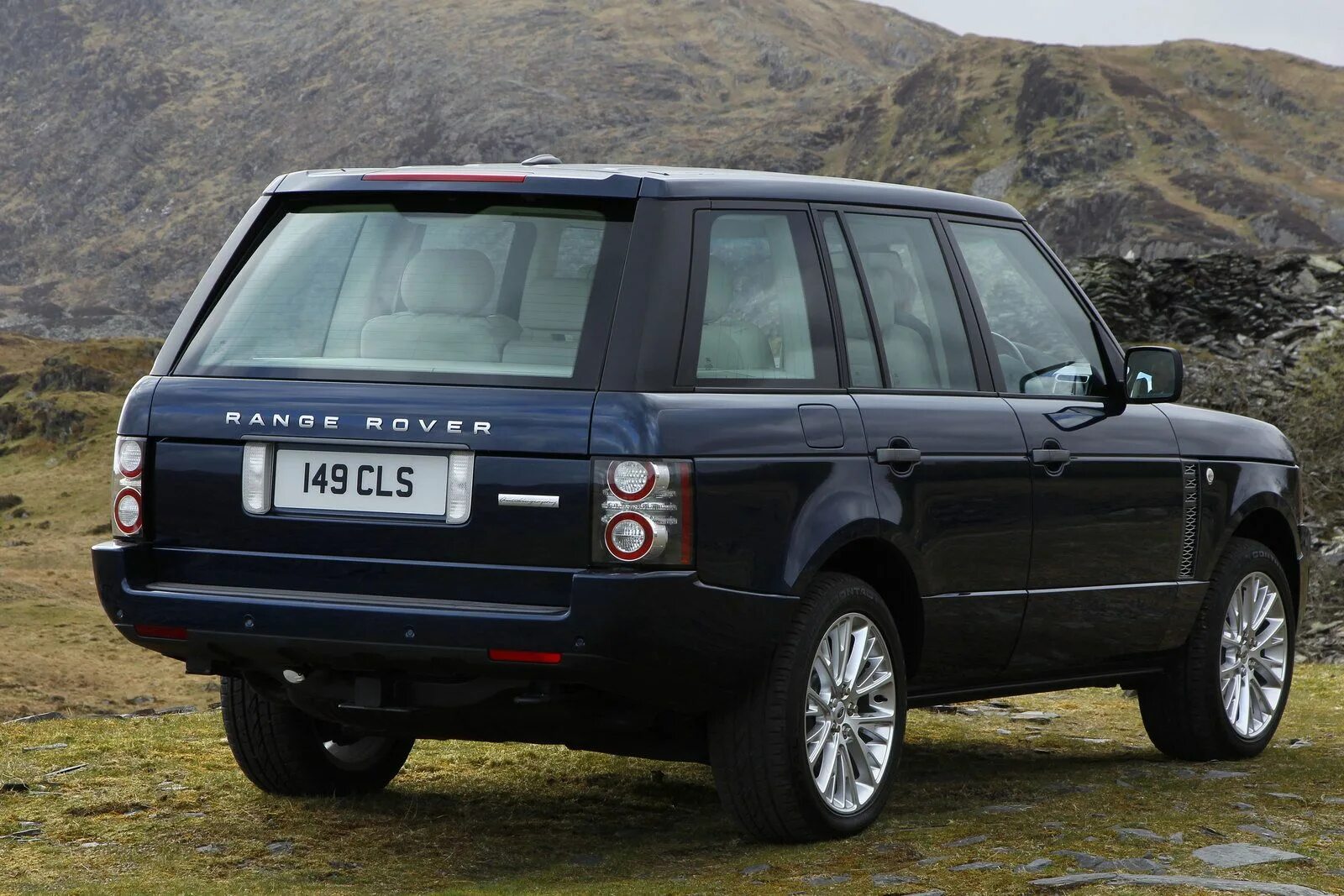 Почему рендж ровер. Ленд ровер рендж ровер 2011. рендж ровер 3. range rover 2011. ленд ровер рендж ровер 2011 года.