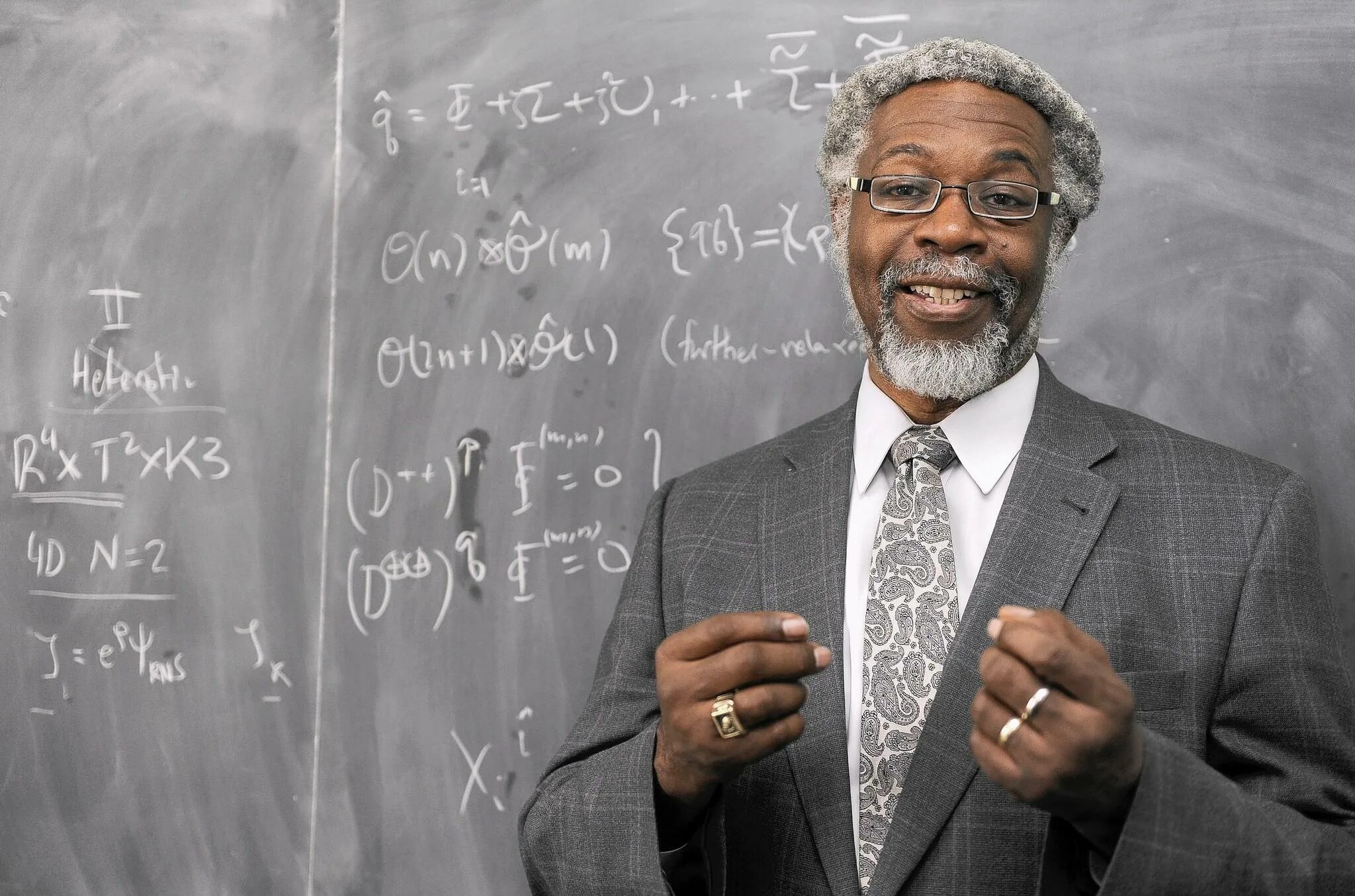 Професора или професоры. Темнокожий профессор. 50 Ideas: physics. Английский профессор. Профессор математики афроамериканец.