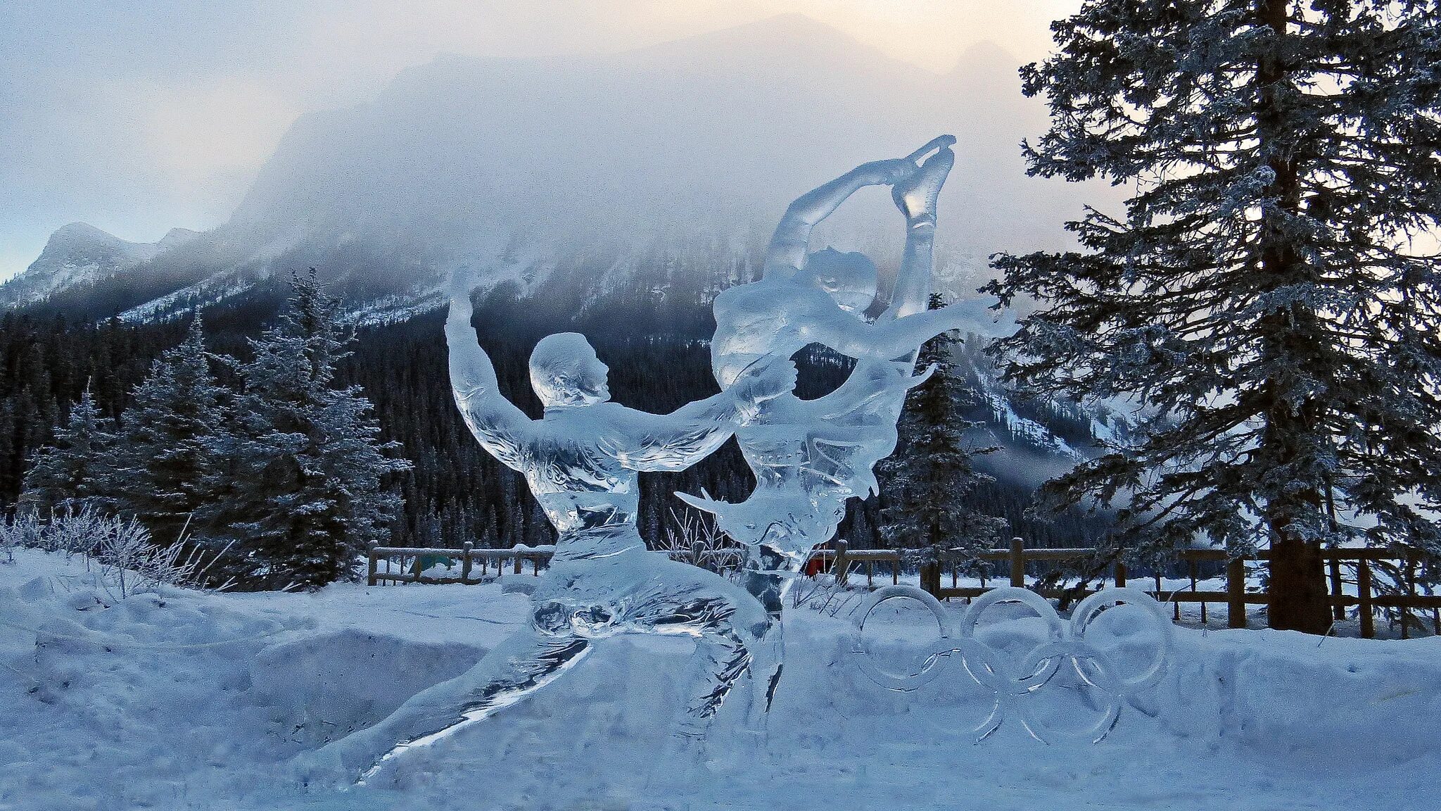 Снег танцует. Балерина в зимнем лесу. Танцующие под снегом. Красивая метель. Зимний вальс.