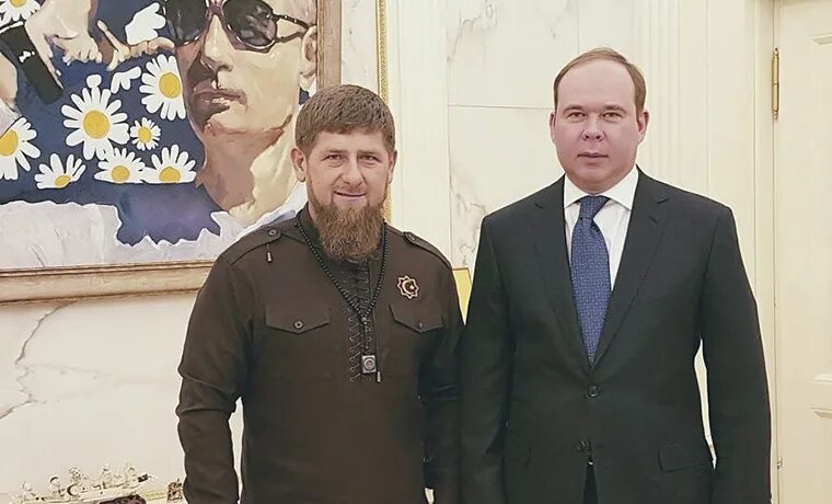 Вайно керимов кадыров. Рамзан в спортивном костюме с путиным. Вайно керимов кадыров. Кадыров и вайно. Вайно керимов кадыров.