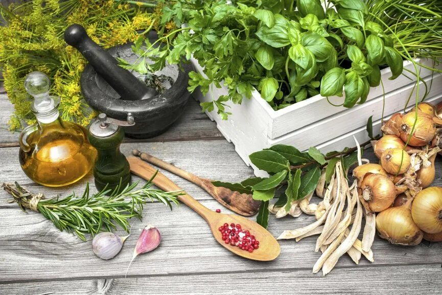 Cooking ingredients. Пряности и травы натюрморт. Фотообои специи. Фон со специями и травами. Овощи и специи.