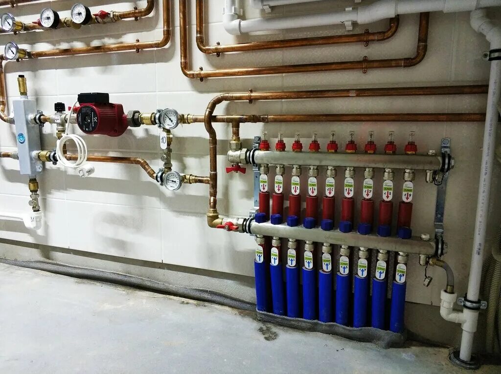 Отопление в коттедже. Отопление примеры работ. Сантехника и отопление. Отопление примеры работ. Система отопления.