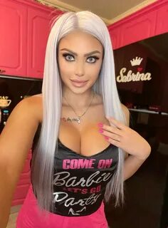 sabrinabarbie (Sabrina Barbie) .