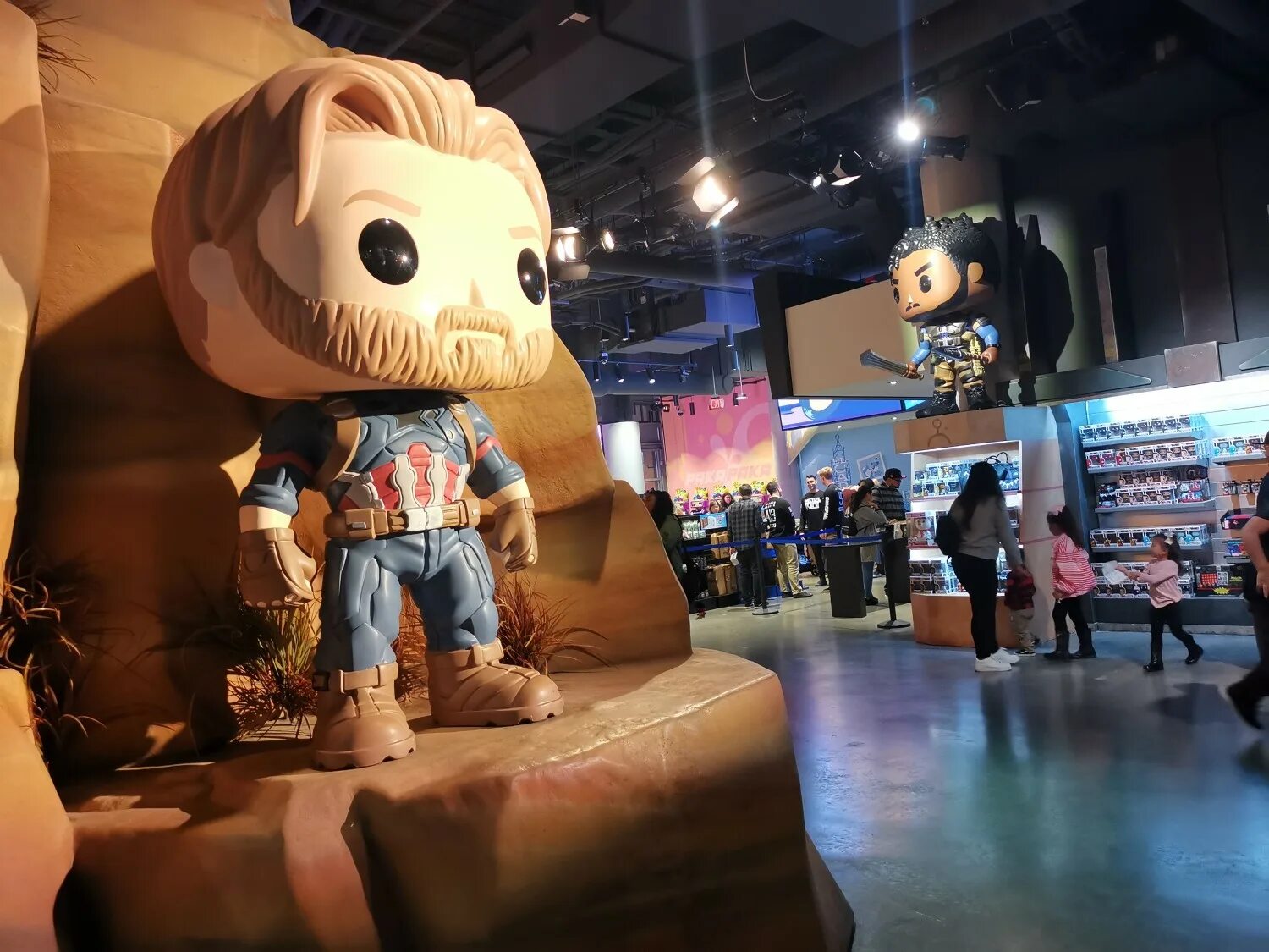 Funko store. Funko hollywood. fanko store.