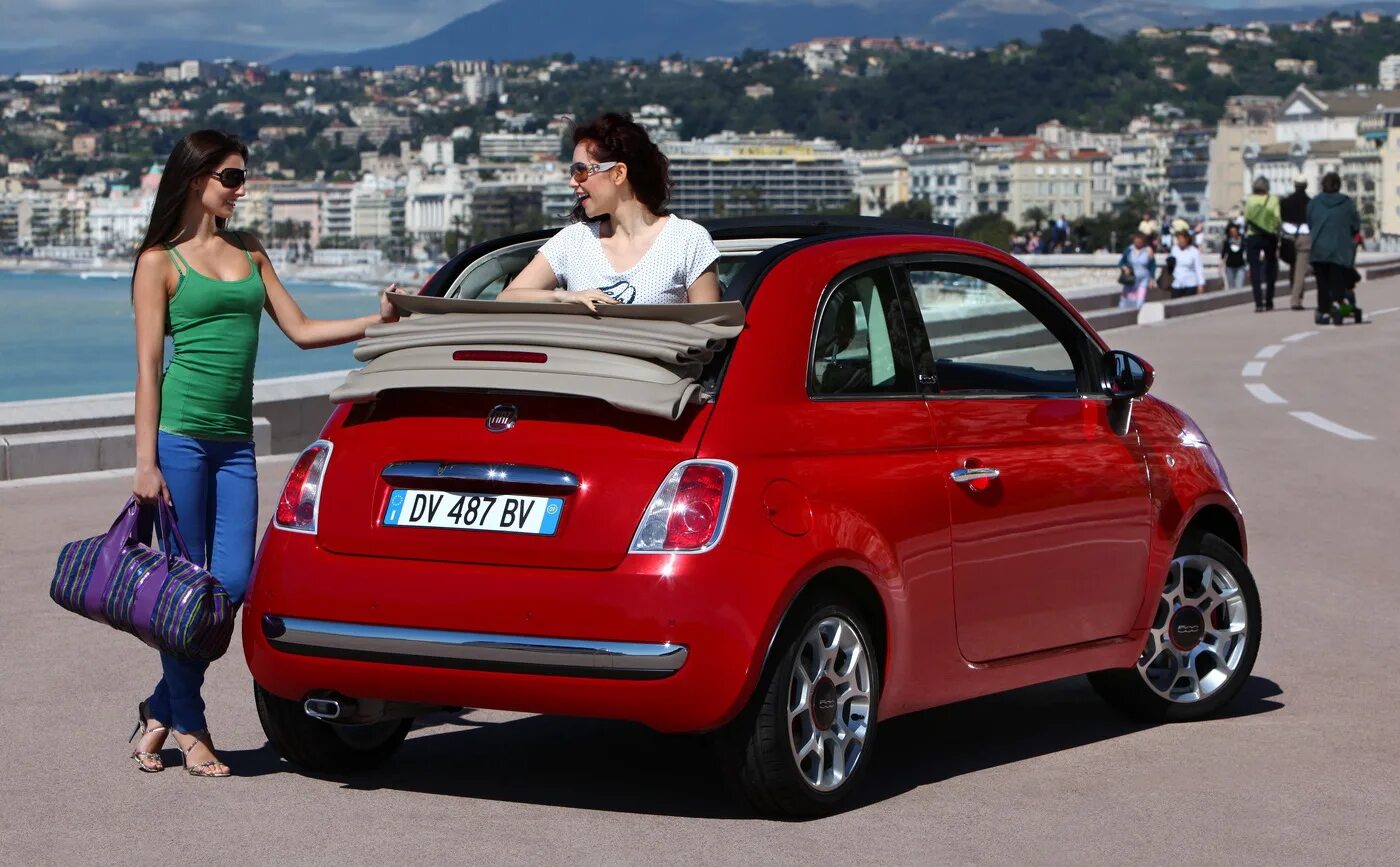 Очень экономичный. Fiat 500c Cabrio. Fiat 500 Cabrio. Fiat 500c кабриолет. Fiat 500 (2007).