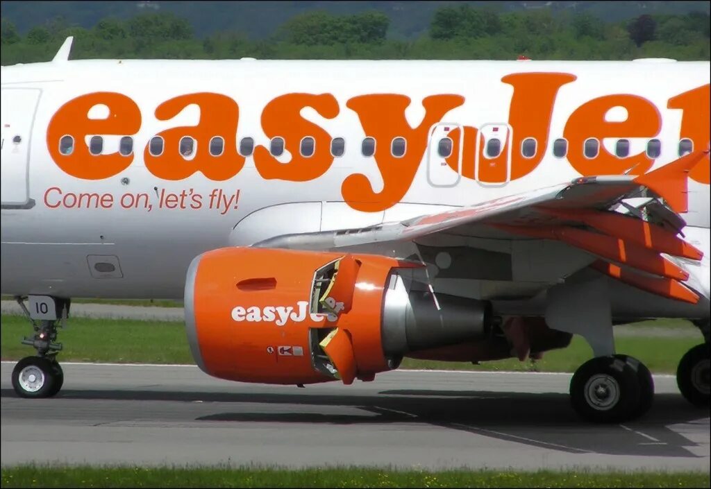 Как тормозит самолет при посадке. A320 реверс. Механизация передней кромки. Как тормозит самолет при посадке. Fokker f100 реверс.