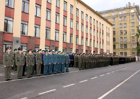 Военно инженерно технический. Военный институт инженерно технический Санкт-Петербург. Петергоф Военная Академия. Военная Инженерная Академия СПБ. Военно-инженерный институт Санкт-Петербург имени Хрулева.