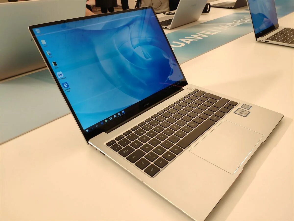 Huawei matebook модели. Huawei MATEBOOK 17. Huawei MATEBOOK X Pro 2018. MATEBOOK d14 2019. Huawei MATEBOOK 14.