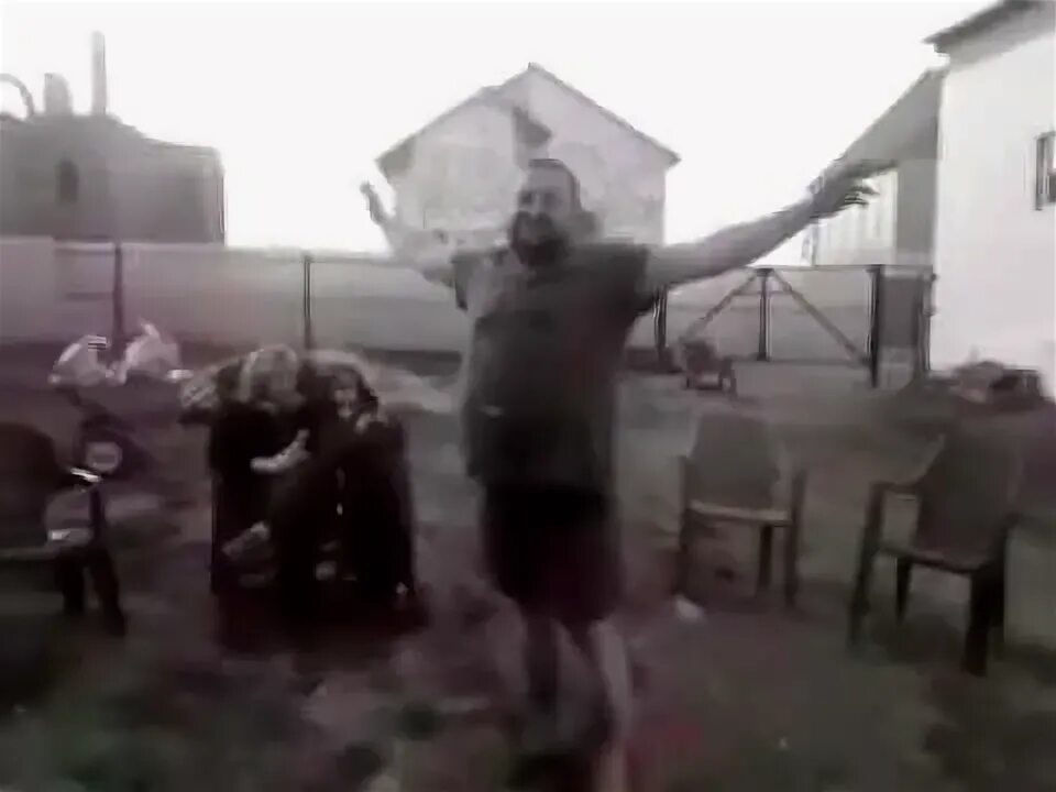 Серега танцует. Серега танцует