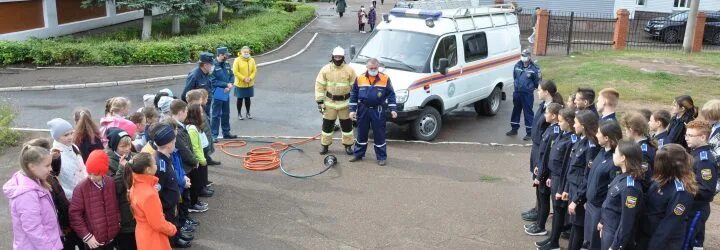 Школьную пожарную тревогу. Пожарная тренировка в школе. Школьную пожарную тревогу. Школьную пожарную тревогу. Мчс тревога.
