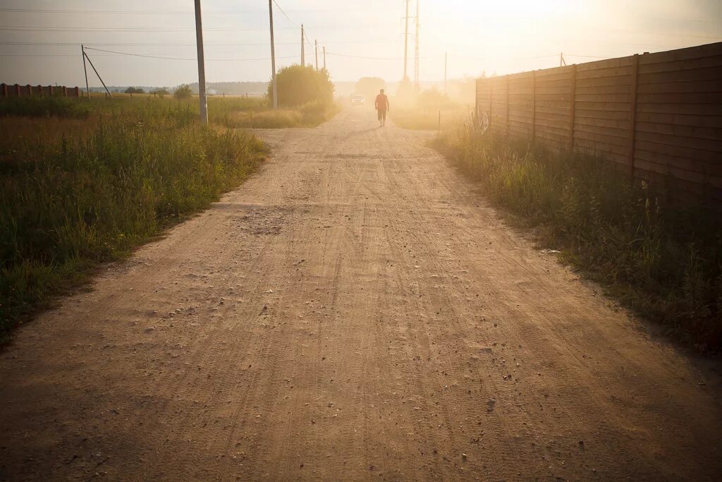 дорожная пыль. село белово уйский район. пыль от дороги. пыль дороги. пылеподавление дорог.