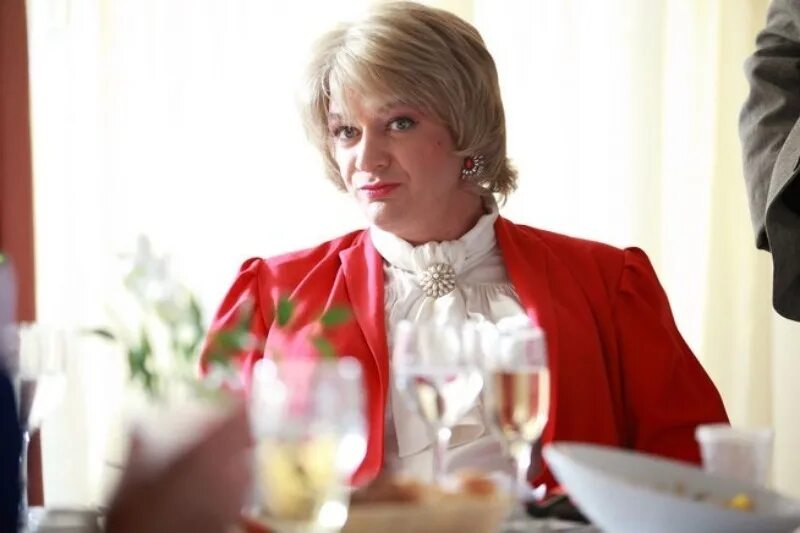 Марат башаров в роли женщины. Марат башаров ева. Думай как женщина ева. Думай как женщина сериал. Думай как женщина.