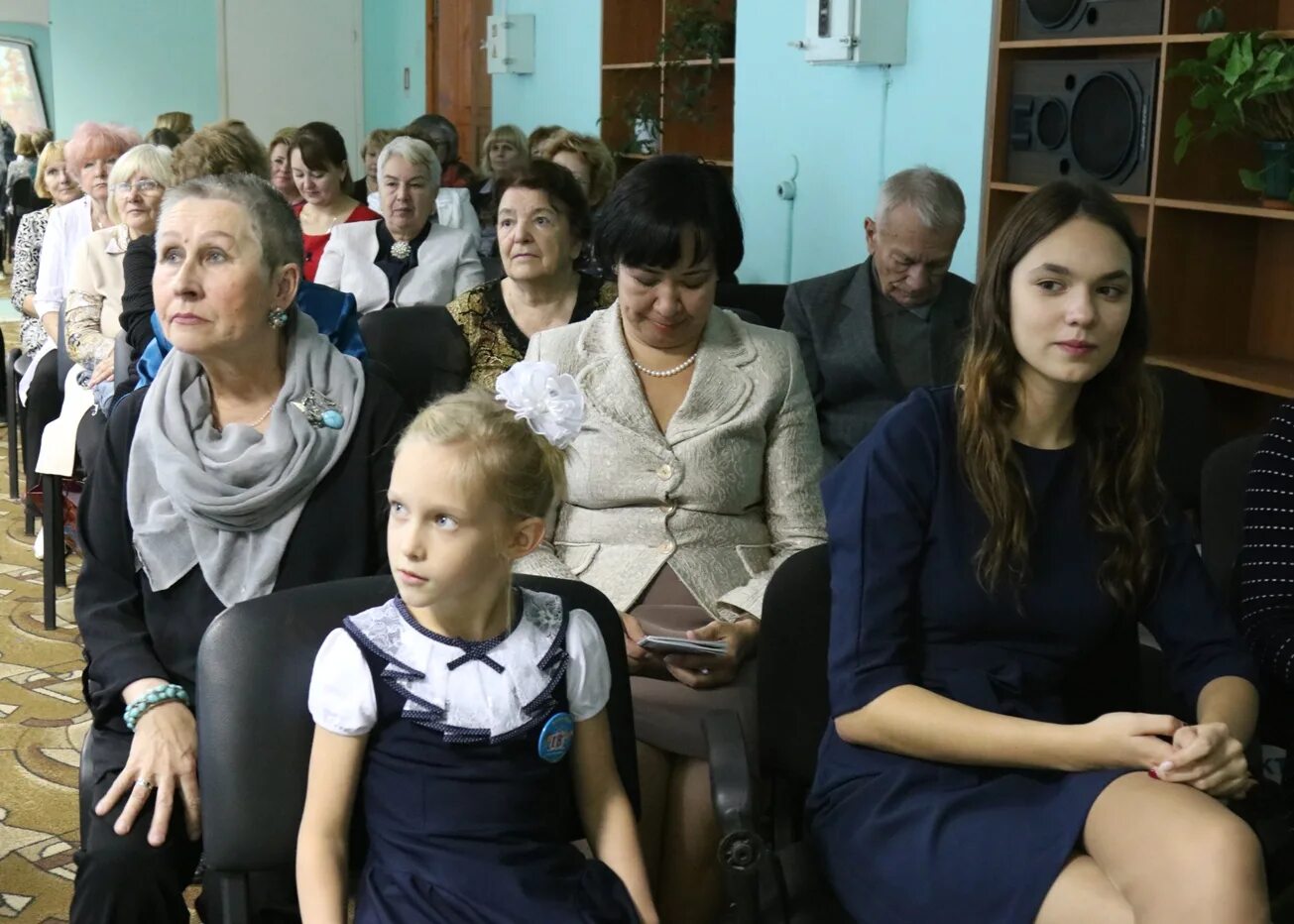 Школа 264 отрадное. Школа 264 спб учителя. Директор школы 264. Сайт 264 школы кировского. Школа 264 москва отрадное.