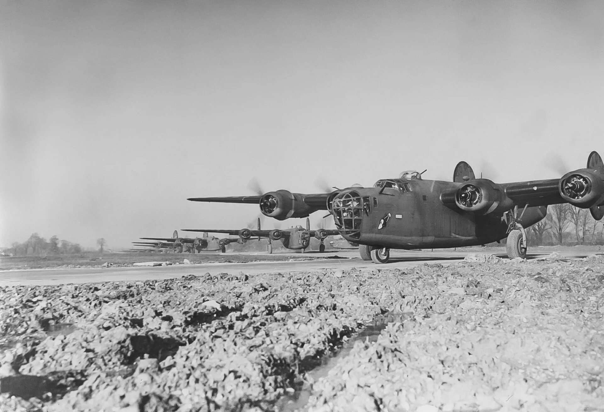 Б 24 рассказ. Consolidated b-24 Liberator. Б-24 Либерейтор. Consolidated b-24 Liberator вооружение. Консолидэйтед б-24 «Либерейтор».