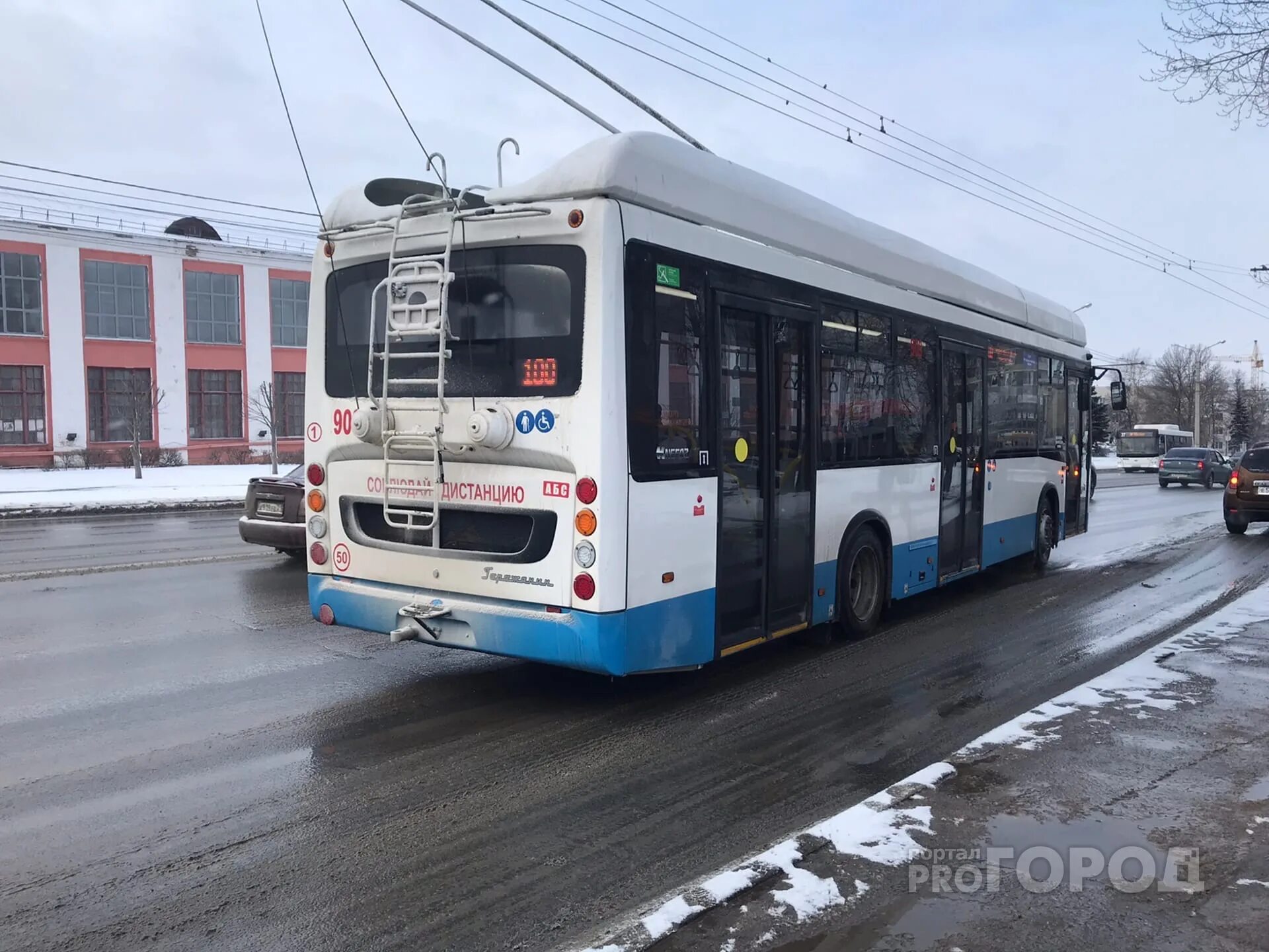 100 Троллейбус Новочебоксарск. Новочебоксарск 100 троллейбус маршрут. Троллейбус 100 Чебоксары. Новые троллейбусы в Чебоксарах.