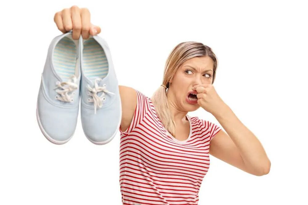 Убрать запах из кроссовок в домашних условиях. Вонючая обувь. Вонючие ботинки.