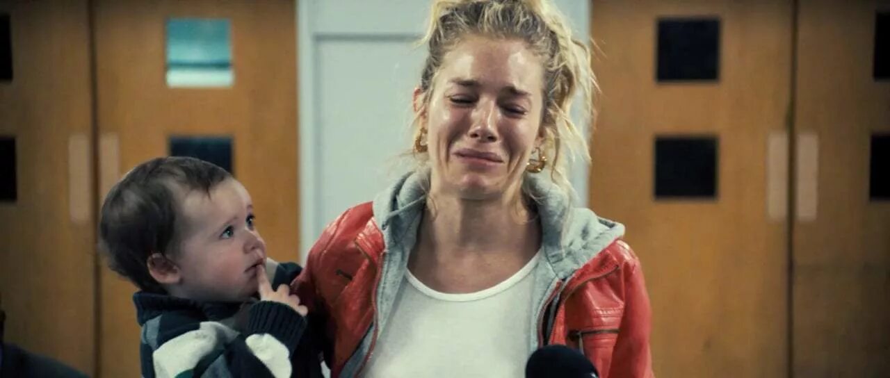 Дочери огня фильм 2018. Aya wolf - mia (2018) фильм триллер. Дочери огня фильм 2018. Daughters of fire фильм. Daughters of fire фильм.