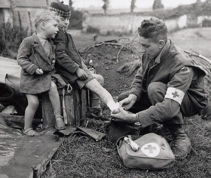 Как выглядели люди на войне German child soldiers captured by the 6th U.S. Armored Division in Giessen, Germ