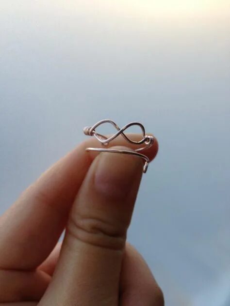 Браслет из бисера розовый. Колечко из лески. Кольцо из лески. Колечко из лески. Кольцо из лески.