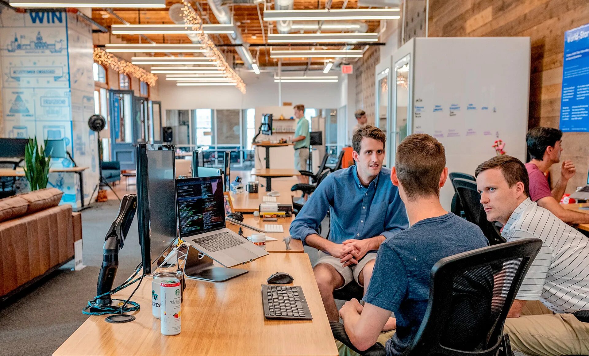 специалист креативных индустрий