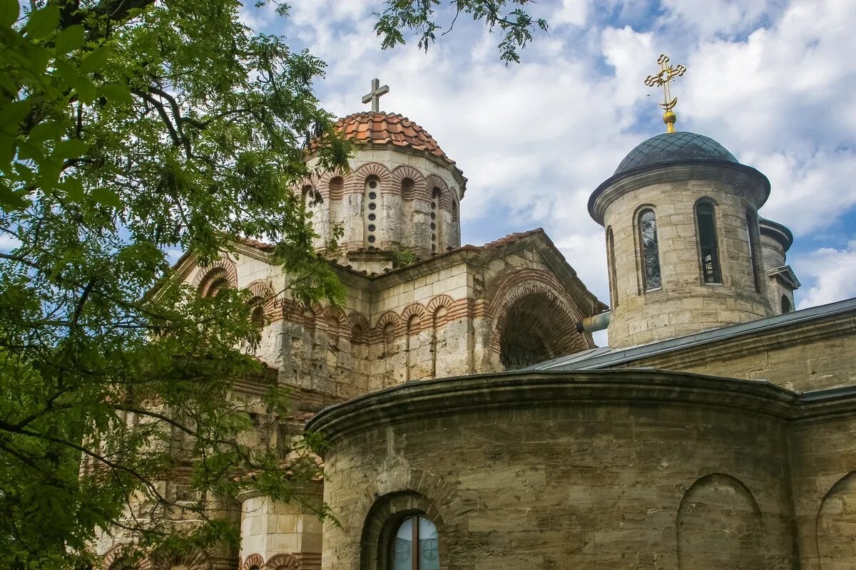 Храм успения керчь. Храм святого иоанна предтечи керчь. церковь иоанна предтечи в керчи. красногвардейское крым церковь.