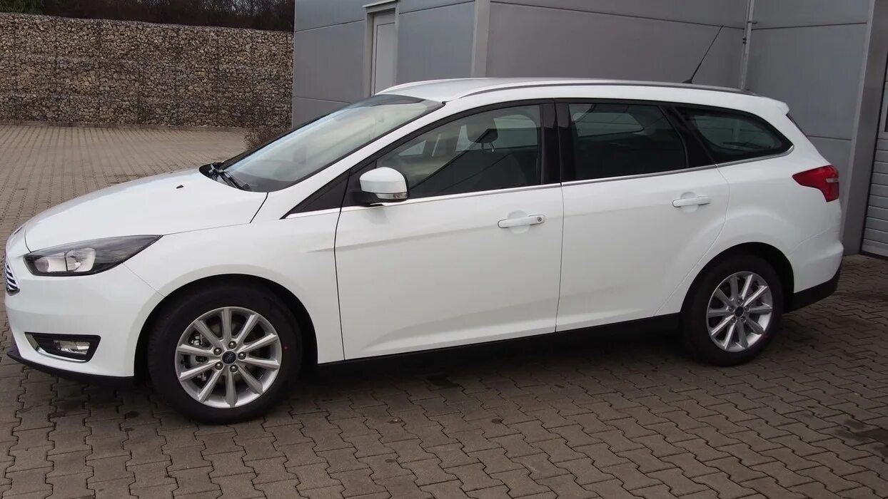Белый универсал фото Купить б/у Volkswagen Passat B5 1.6 MT (101 л.с.) бензин механика в Кадошкино: б