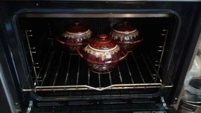 на что ставить горшочки в духовке. горшочки в духовом шкафу. горшочки ставить в холодную или горячую духовку. горшочки в духовом шкафу. горшочки ставить в холодную или горячую духовку.