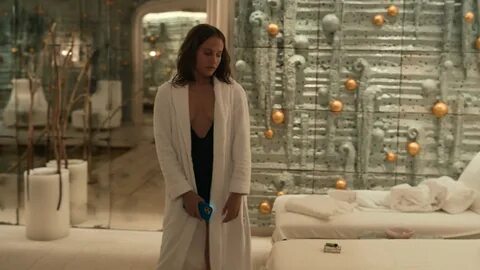 Alicia Vikander, Adria Arjona, Devon Ross - Irma Vep s01e04-06 (2022) HD 10...