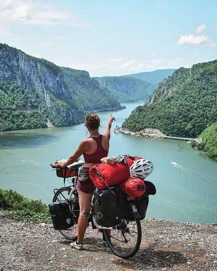 Bike travel. Велосипедный туризм. Путешествие на велосипеде. Велосипед для туризма. Путешественник на велосипеде.