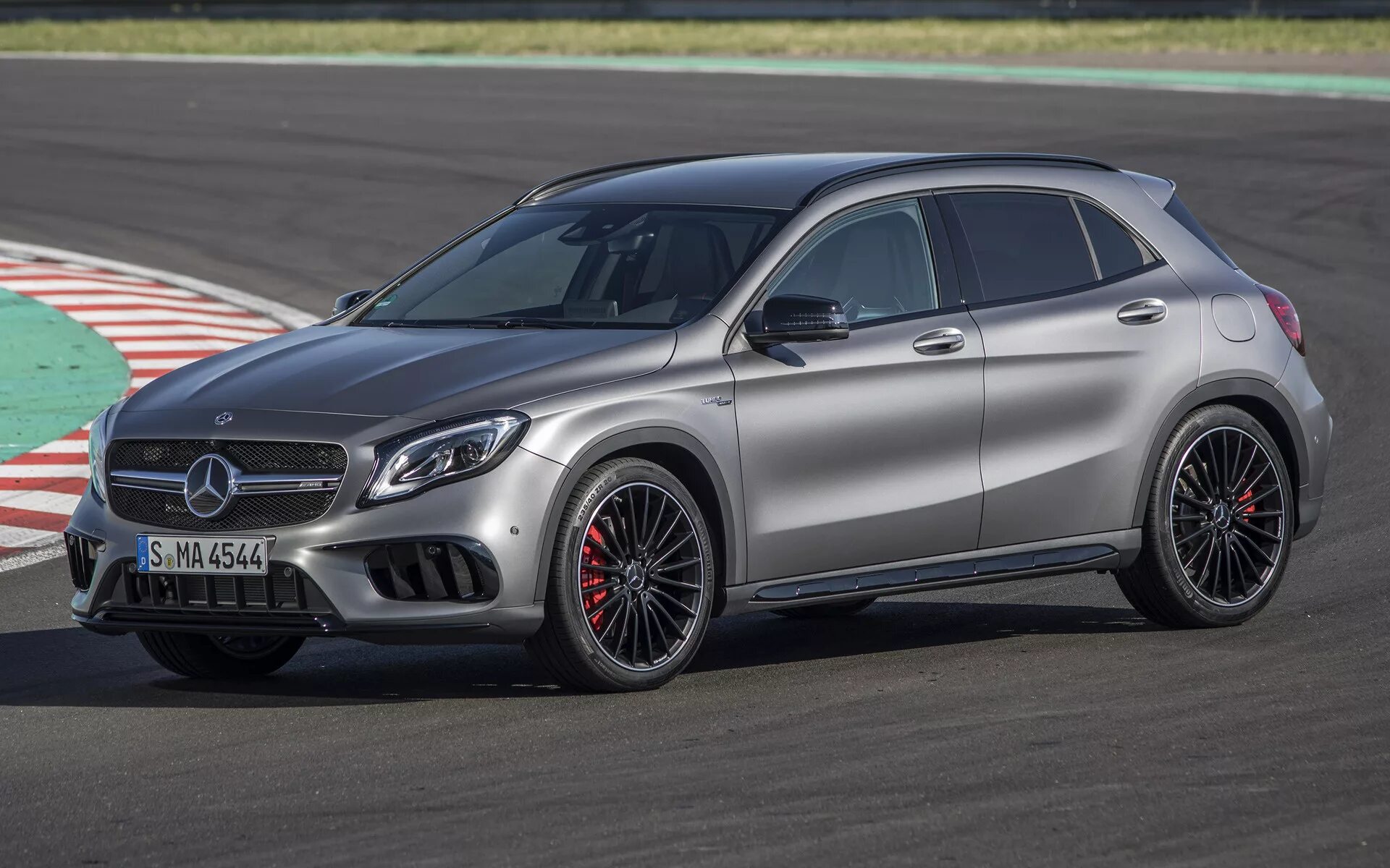 Mercedes benz gla 45. Мерседес gla 45 amg. Mercedes amg gla 45 4matic. Mercedes benz gla 45. Mercedes benz gla 2017.